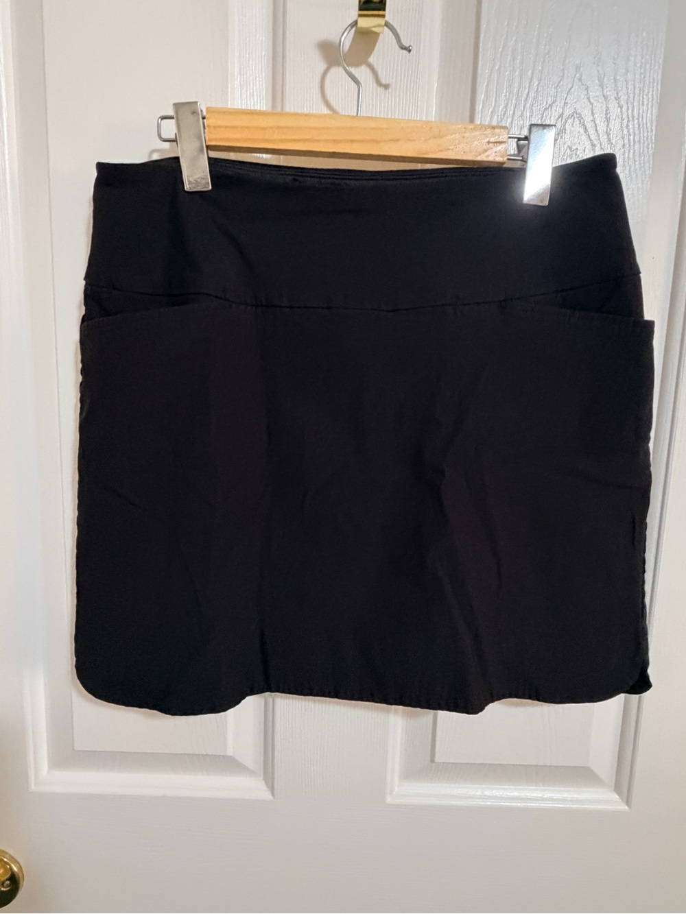 Women's Black Skort with Seam Pocket Detail